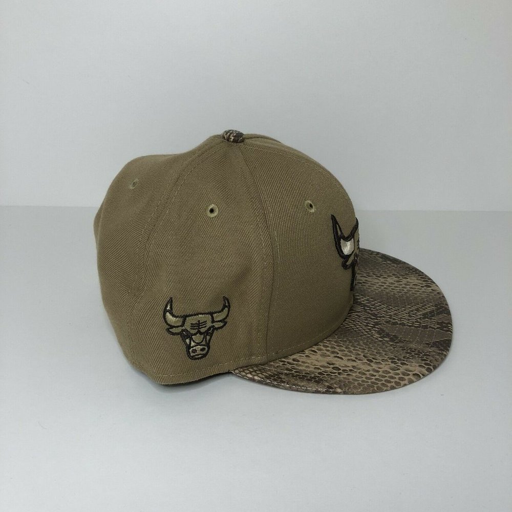 Chicago Bulls New Era Snakeskin Fitted Hat 7 3/8 - Picture 3 of 12